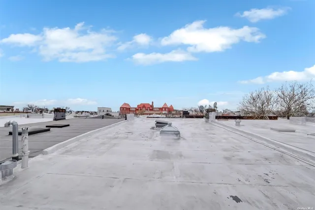 $1,850,000 | 32 Sutton Street | Greenpoint