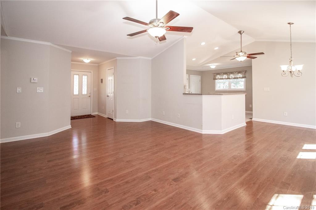 422 Canvasback Road Mooresville, NC 28117 - Photo 4 of 31 Gallery Image 4