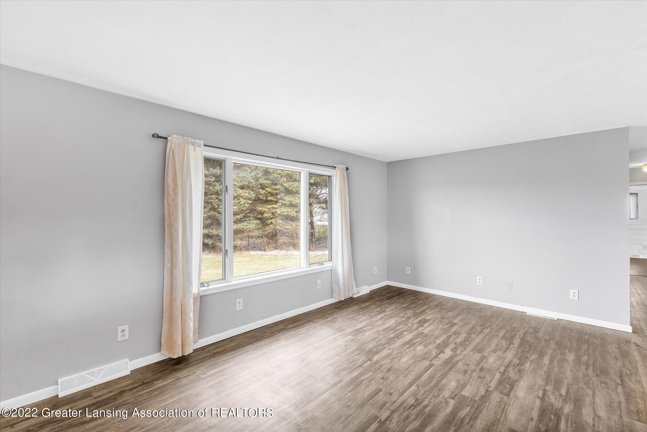 4301 West Lansing Road Perry, MI 48872 - Photo 9 of 61 10-4301-W-Lansing-Rd-WindowStill-Real-Es
