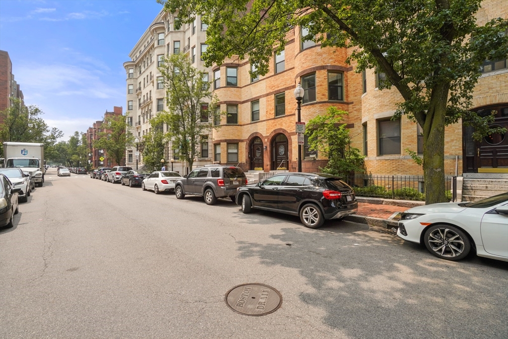 45 St Botolph Street, Unit 203 Boston, MA 02116 - Photo 17 of 17