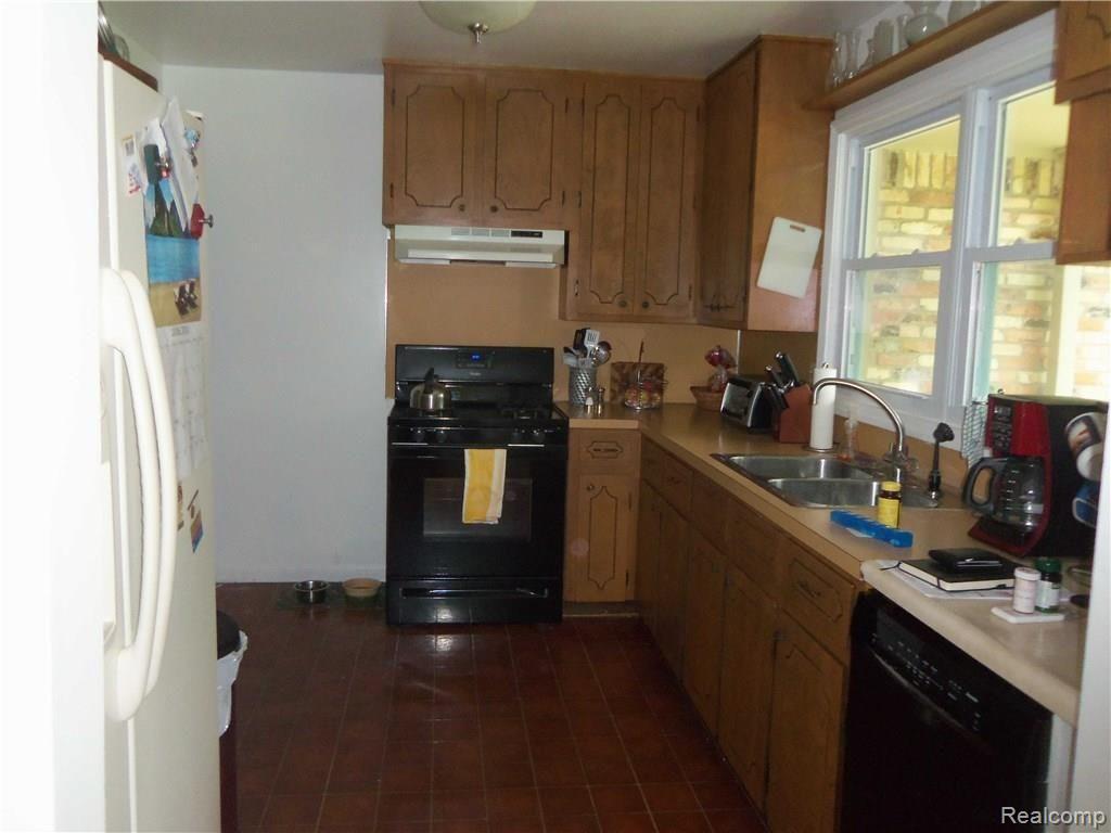 4892 Hadley Road Goodrich, MI 48438 - Photo 11 of 23 007.jpg