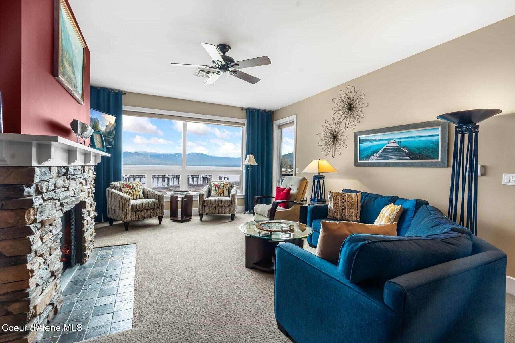 412 Sandpoint Avenue, Unit 133 Sandpoint, ID 83864 - Photo 8 of 30 Warm and Inviting Living Room