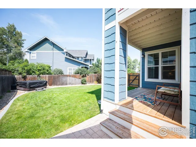 a house view with a outdoor space