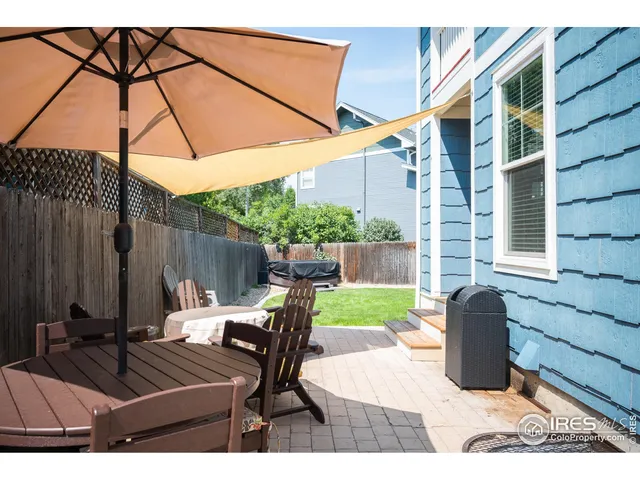 a view of outdoor space yard and patio