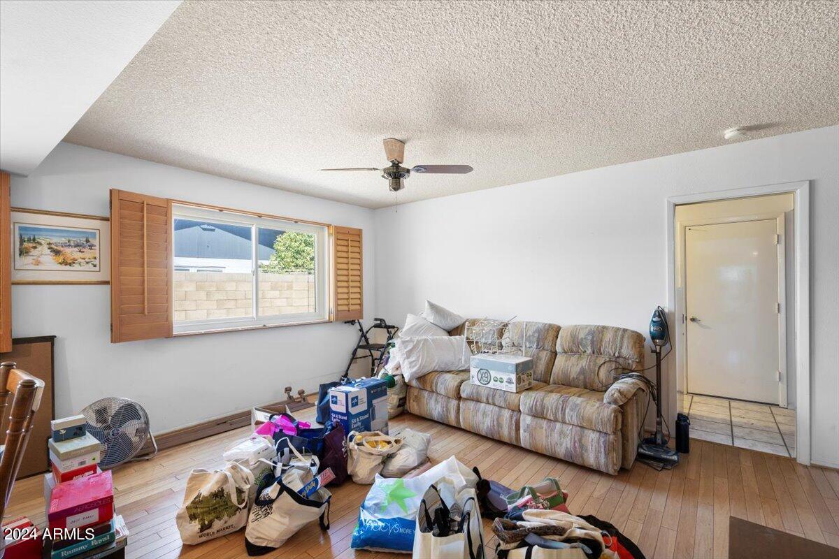 825 East Grandview Road Phoenix, AZ 85022 - Photo 13 of 36 15-63493562