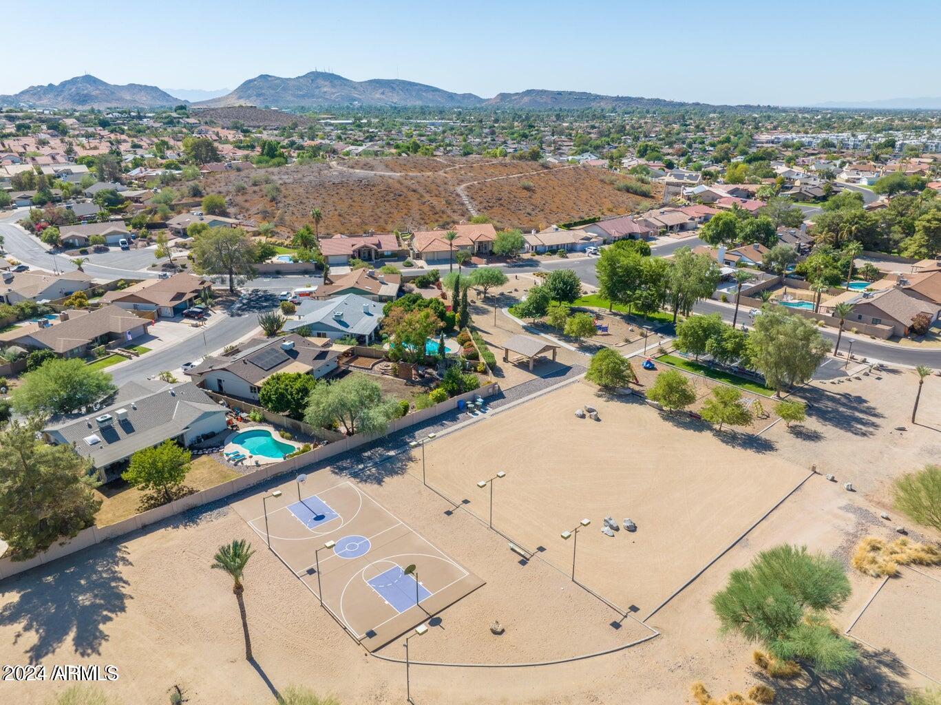 825 East Grandview Road Phoenix, AZ 85022 - Photo 28 of 36 HOA basketball courts