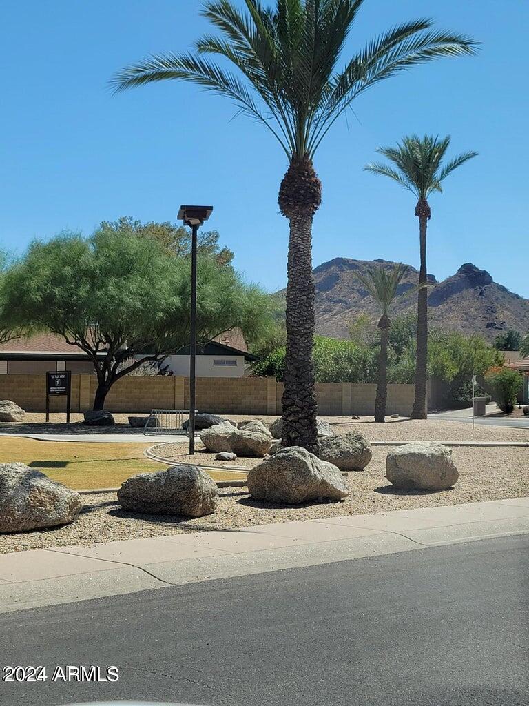 825 East Grandview Road Phoenix, AZ 85022 - Photo 31 of 36 HOA Park down street