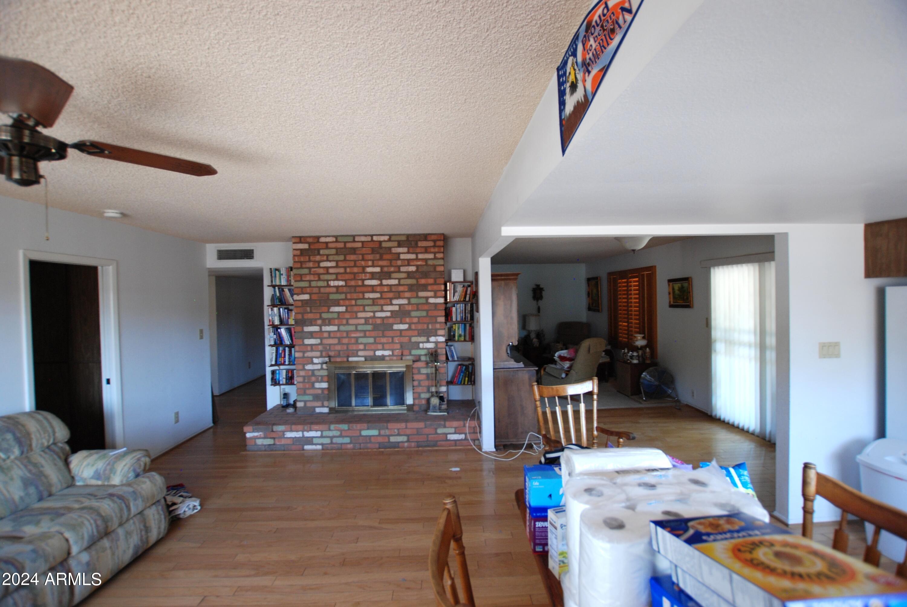 825 East Grandview Road Phoenix, AZ 85022 - Photo 9 of 36 FamilyRM1