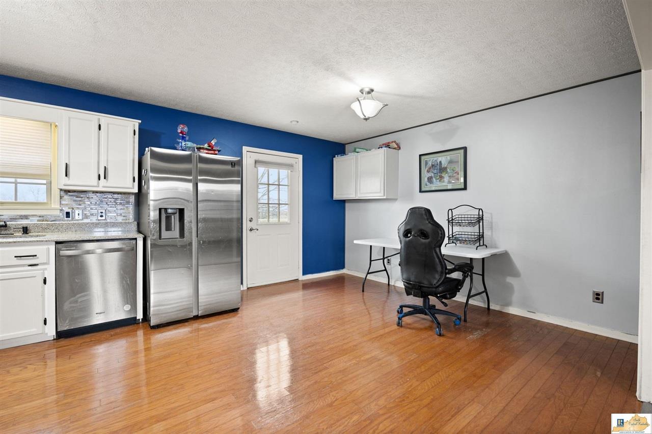 909 Dripping Springs Road Glasgow, KY 42141 - Photo 5 of 78 Gallery Image 5