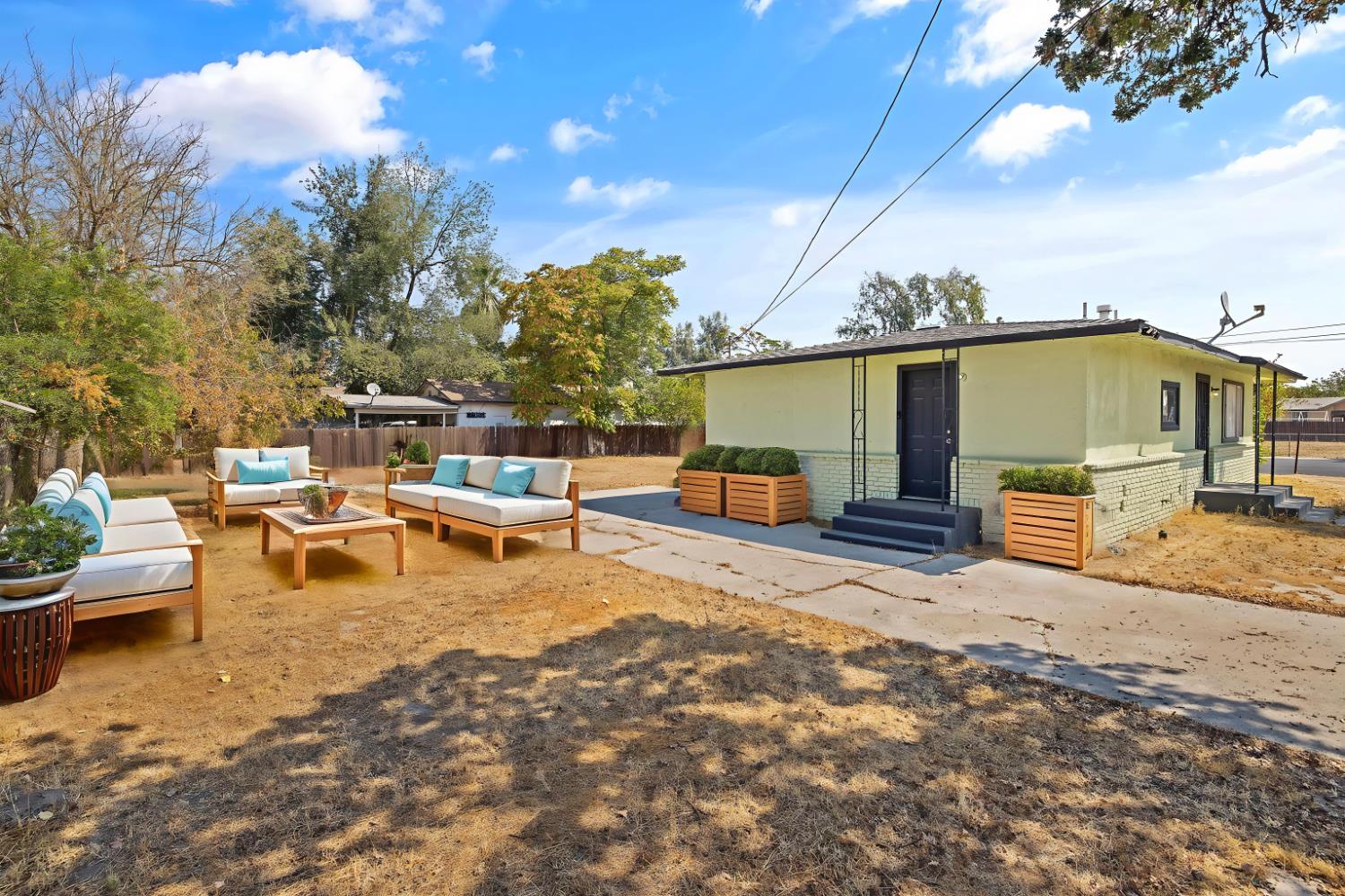 400 Scott Street Hanford, CA 93230 - Photo 28 of 35 a view of a house with a patio