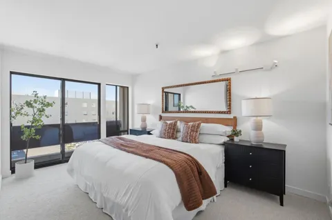 $1,800,000 | 685 High Street, Unit 5A, Palo Alto, CA 94301