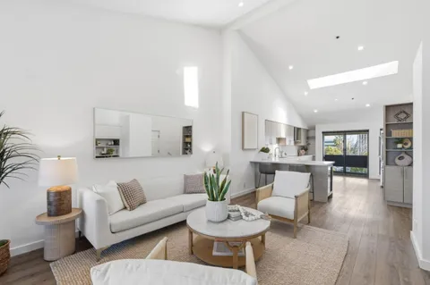 $1,800,000 | 685 High Street, Unit 5A, Palo Alto, CA 94301