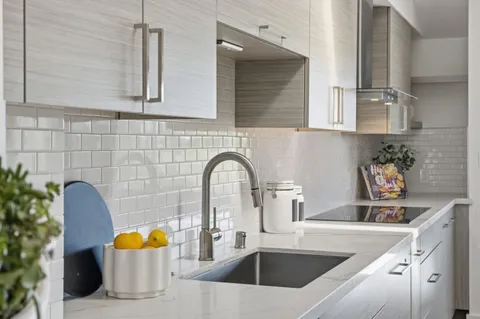 $1,800,000 | 685 High Street, Unit 5A, Palo Alto, CA 94301