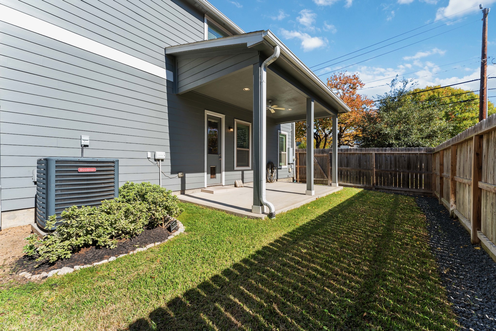 2607 Nicholson Street Houston, TX 77008 - Photo 14 of 29 a view of a house with backyard and porch