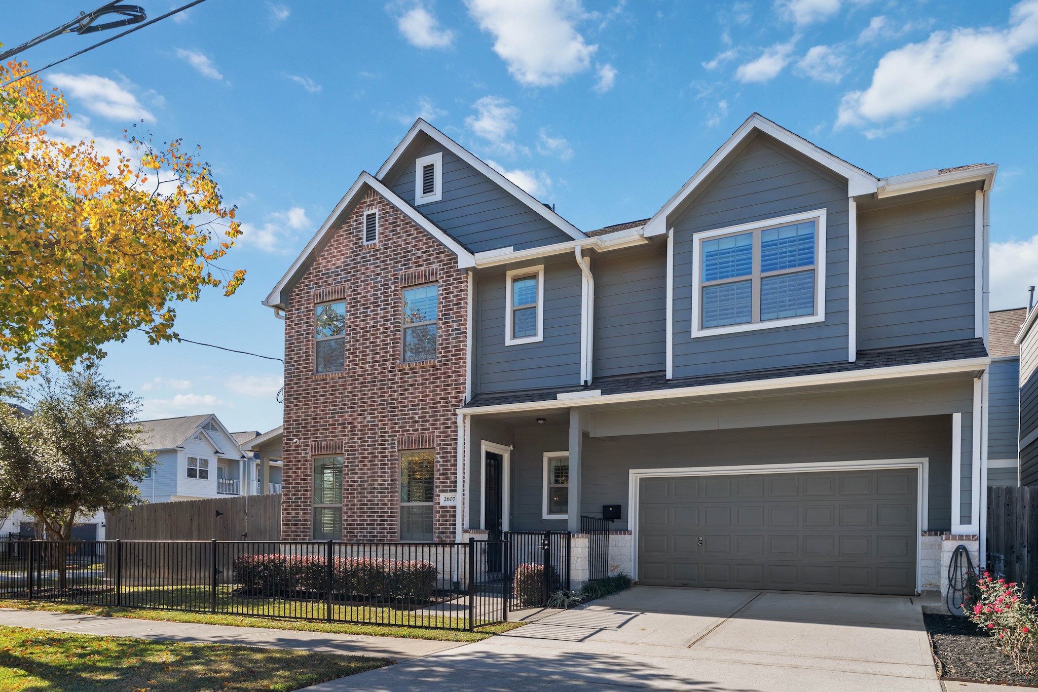 2607 Nicholson Street Houston, TX 77008 - Photo 29 of 29 a front view of a house with a yard