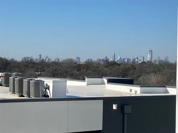 $2,000 | 4801 Springdale Road, Unit 2408, Austin, TX 78723