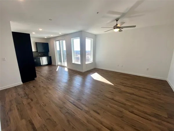 $2,000 | 4801 Springdale Road, Unit 2408, Austin, TX 78723