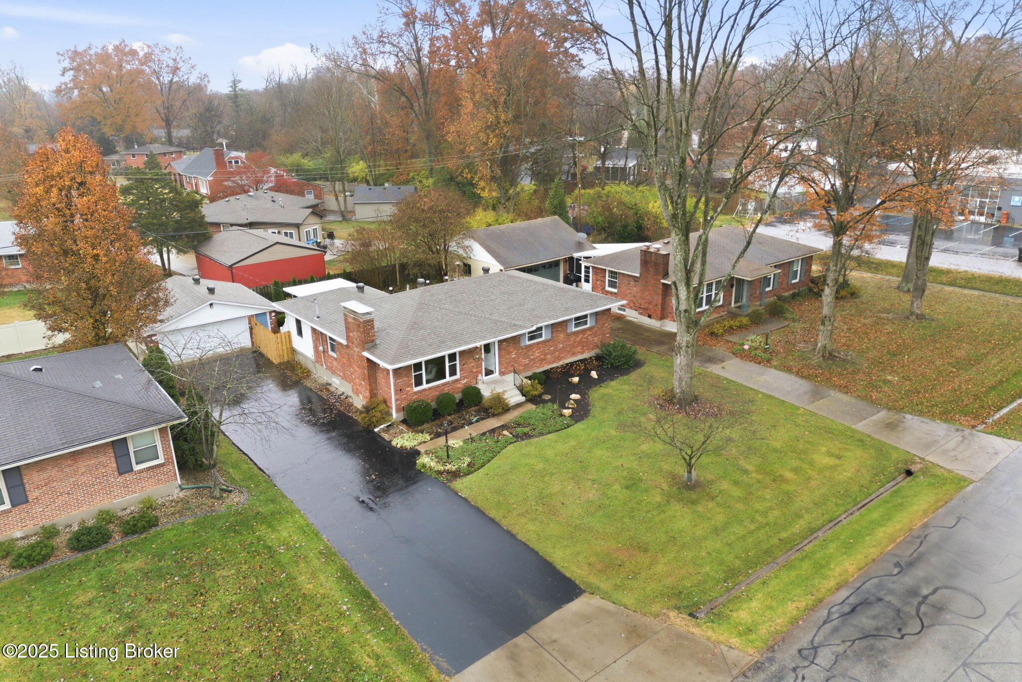 4302 Kinloch Road Louisville, KY 40207 - Photo 27 of 34 4302 Kinloch