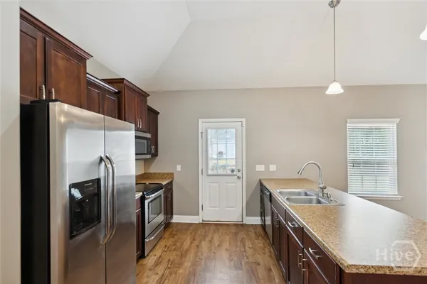 $2,200 | 151 Waverly Way, Savannah, GA 31407