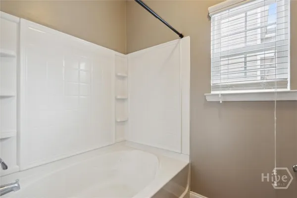 $2,200 | 151 Waverly Way, Savannah, GA 31407