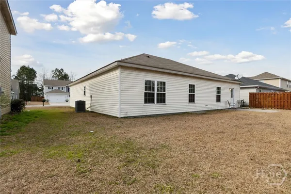 $2,200 | 151 Waverly Way, Savannah, GA 31407