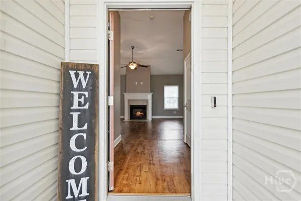 $2,200 | 151 Waverly Way, Savannah, GA 31407