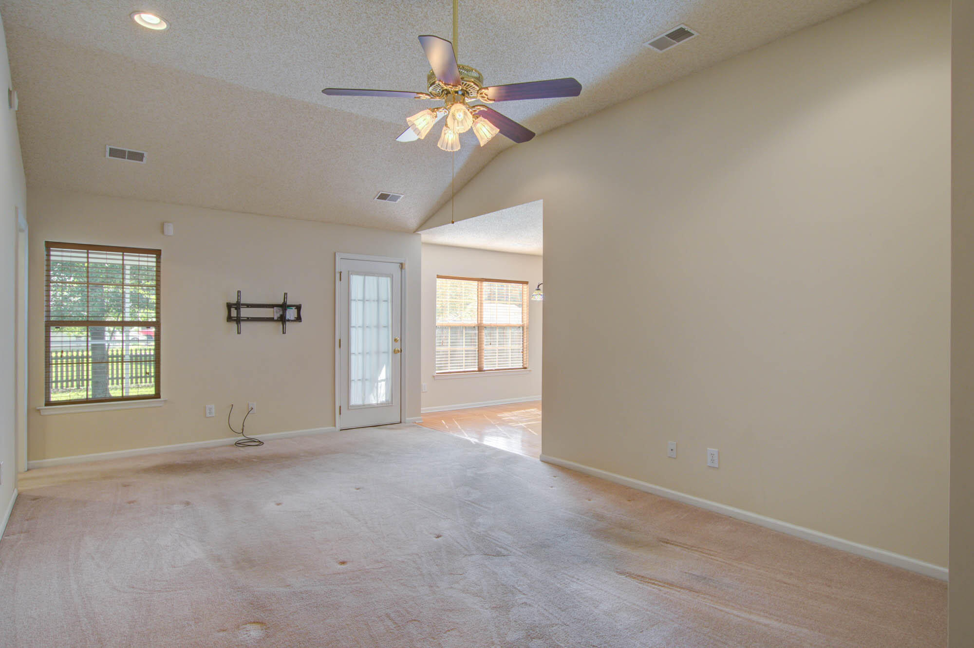 249 Eagle Ridge Road Summerville, SC 29485 - Photo 6 of 26 249 Eagle Ridge-CalSiglerPhotography (6)