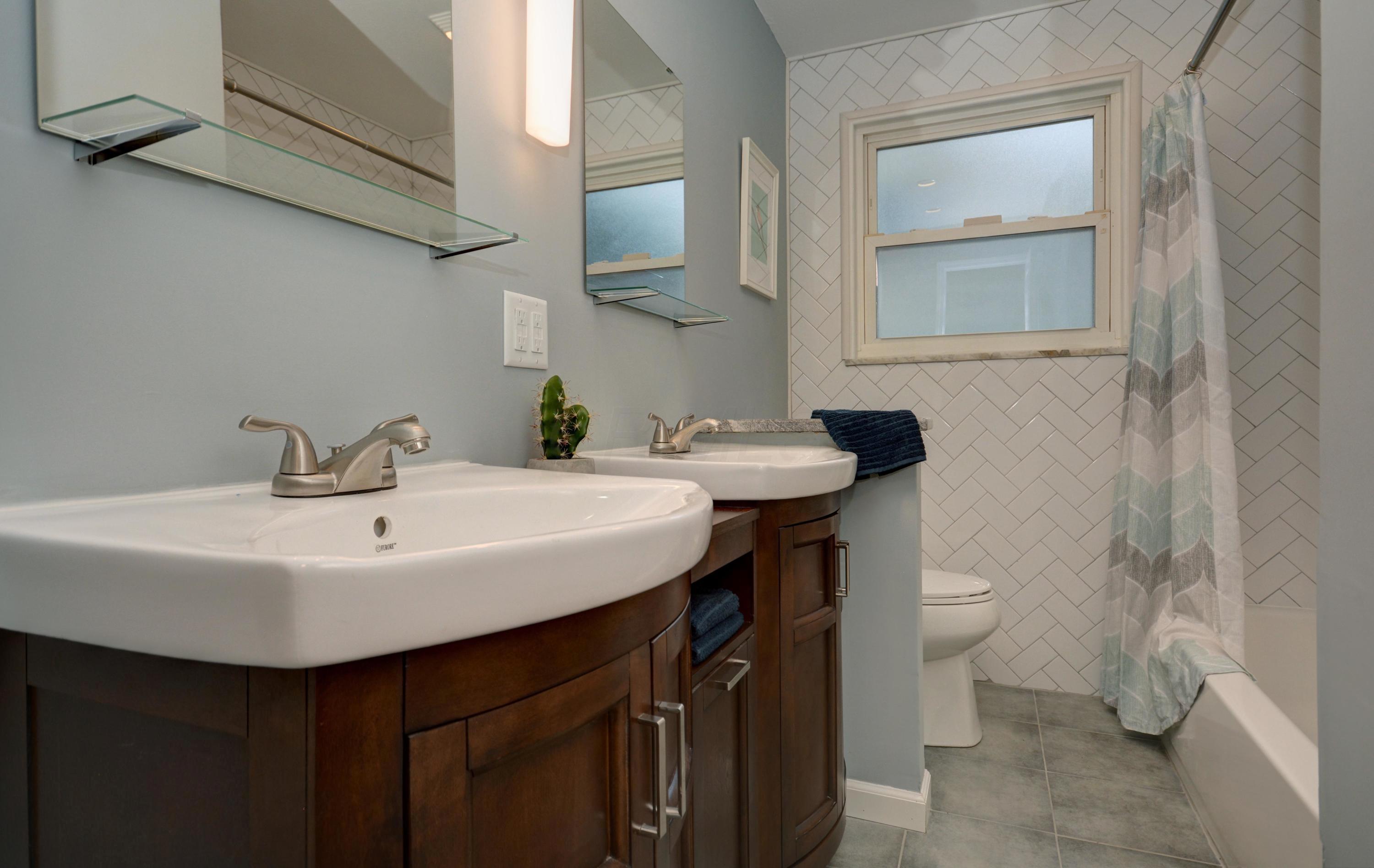 199 North Gould Road Columbus, OH 43209 - Photo 14 of 32