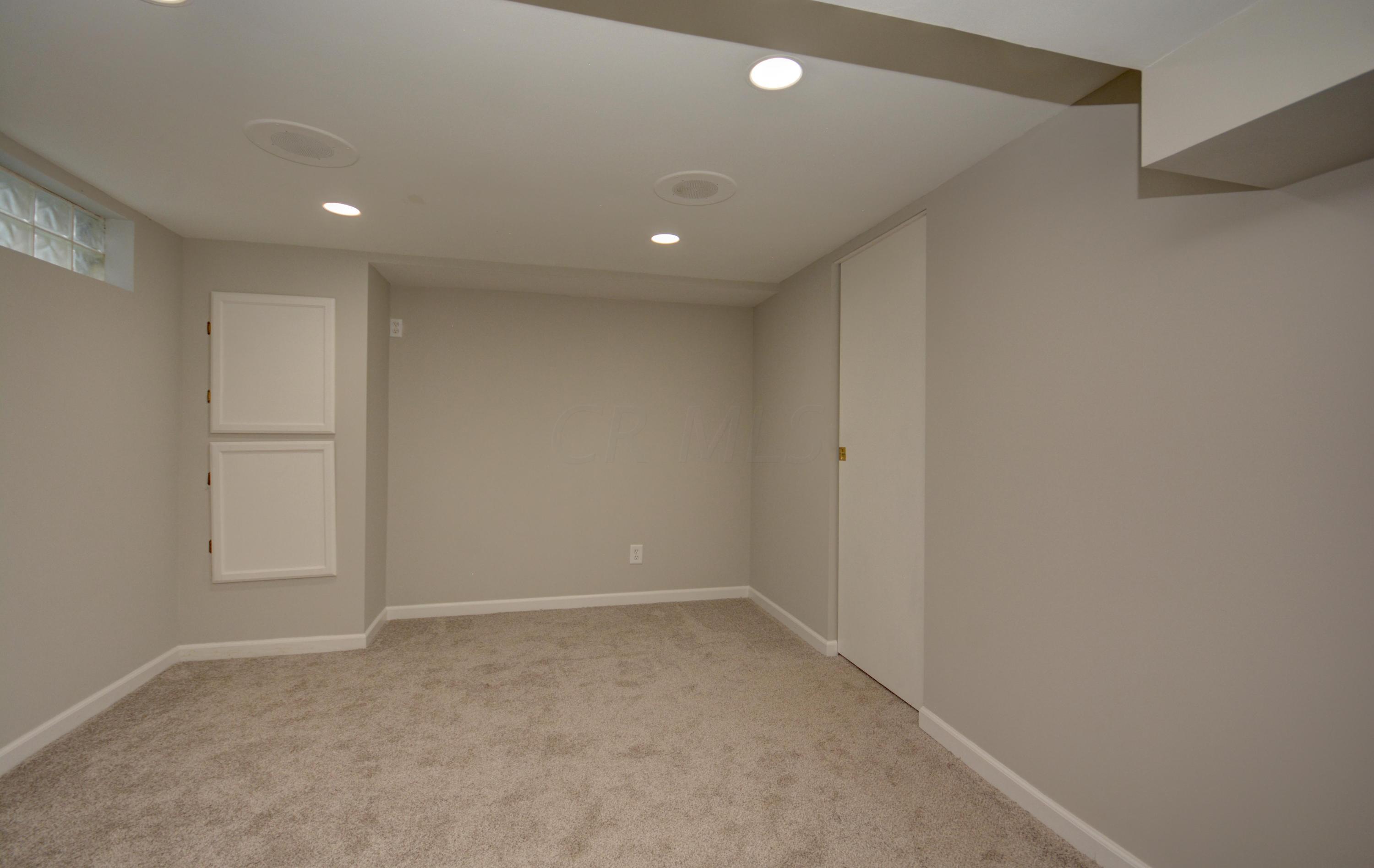 199 North Gould Road Columbus, OH 43209 - Photo 25 of 32