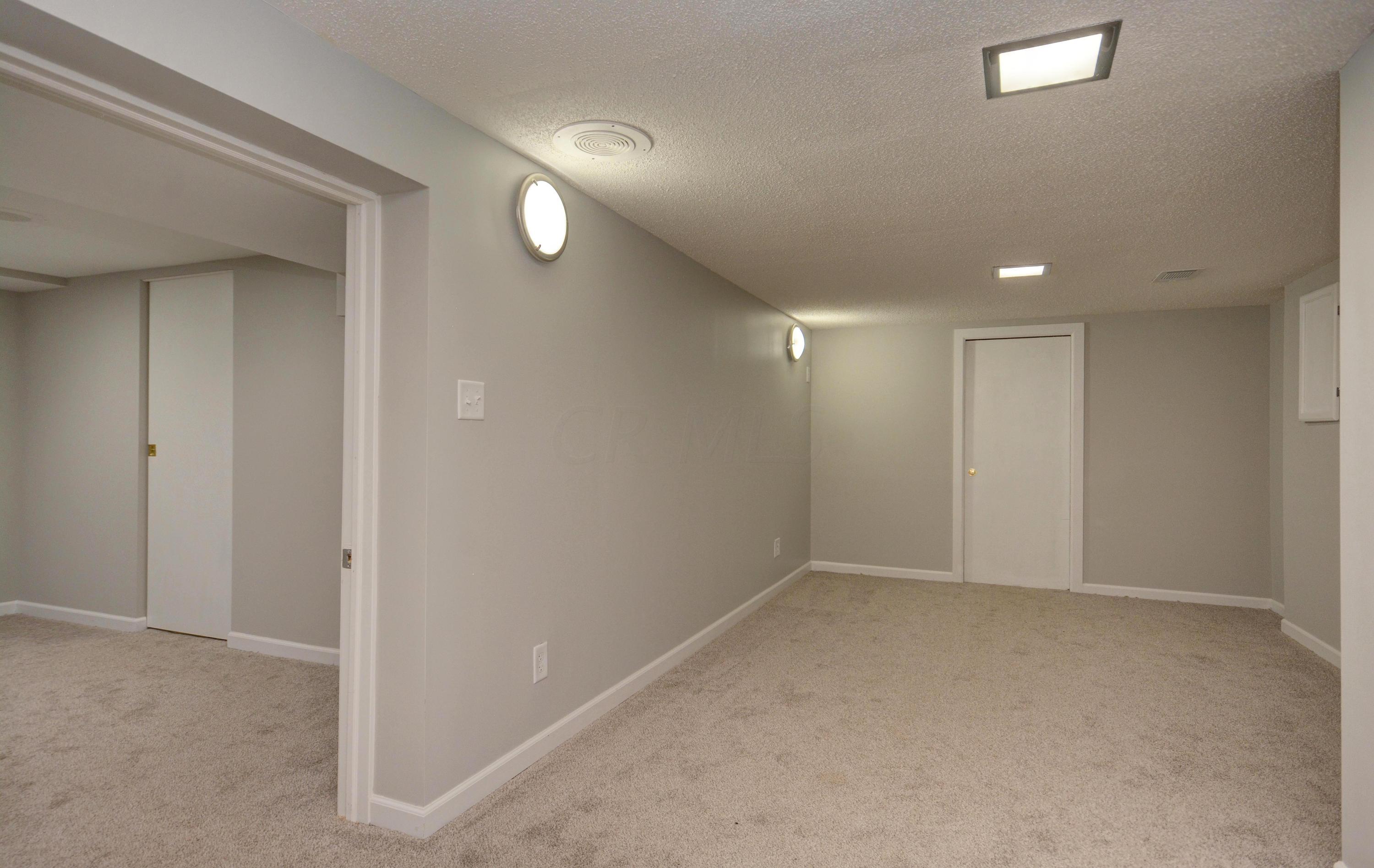 199 North Gould Road Columbus, OH 43209 - Photo 28 of 32