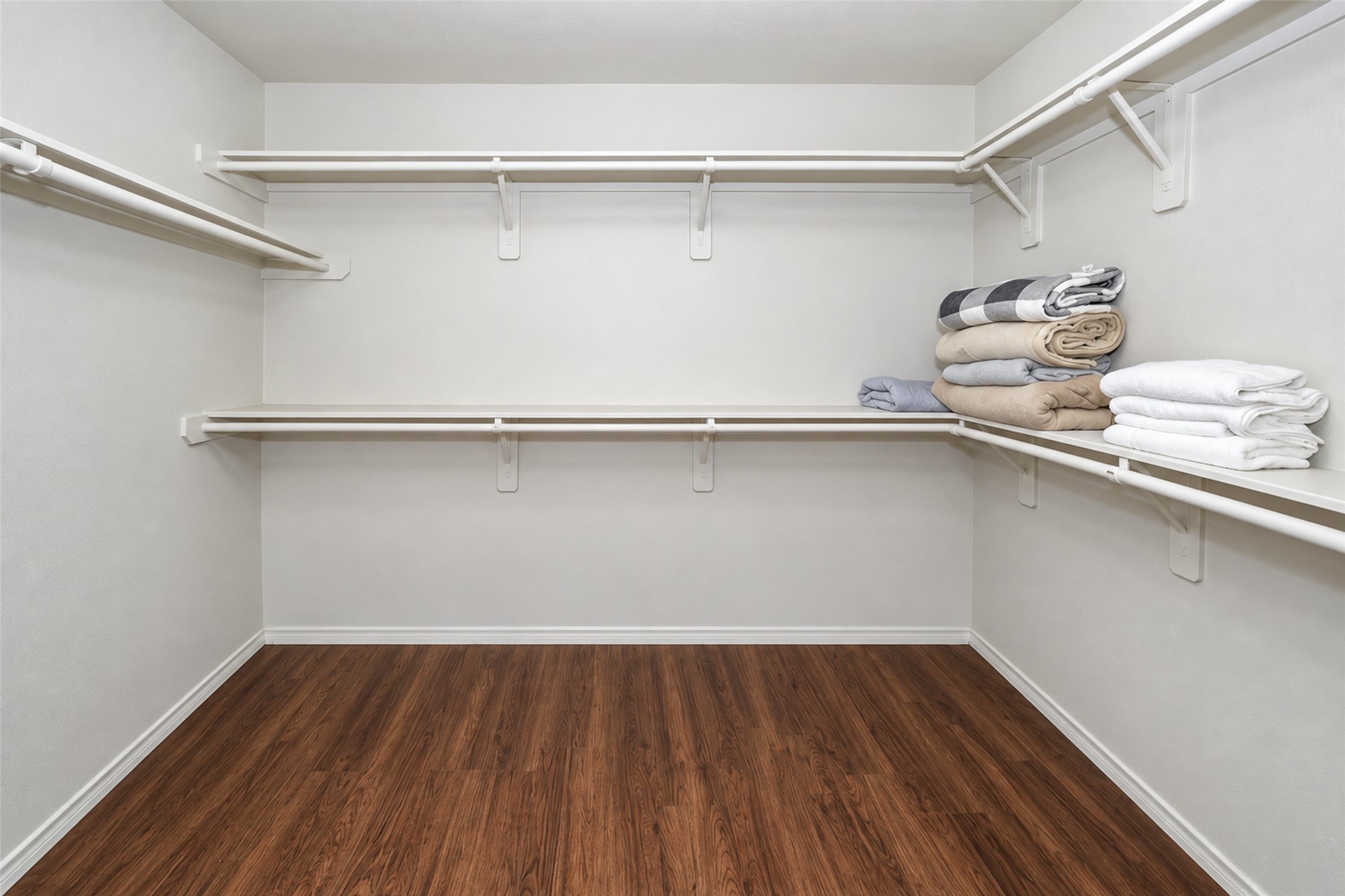 3035 Peerless Pass Court Spring, TX 77373 - Photo 5 of 28 Primary closet