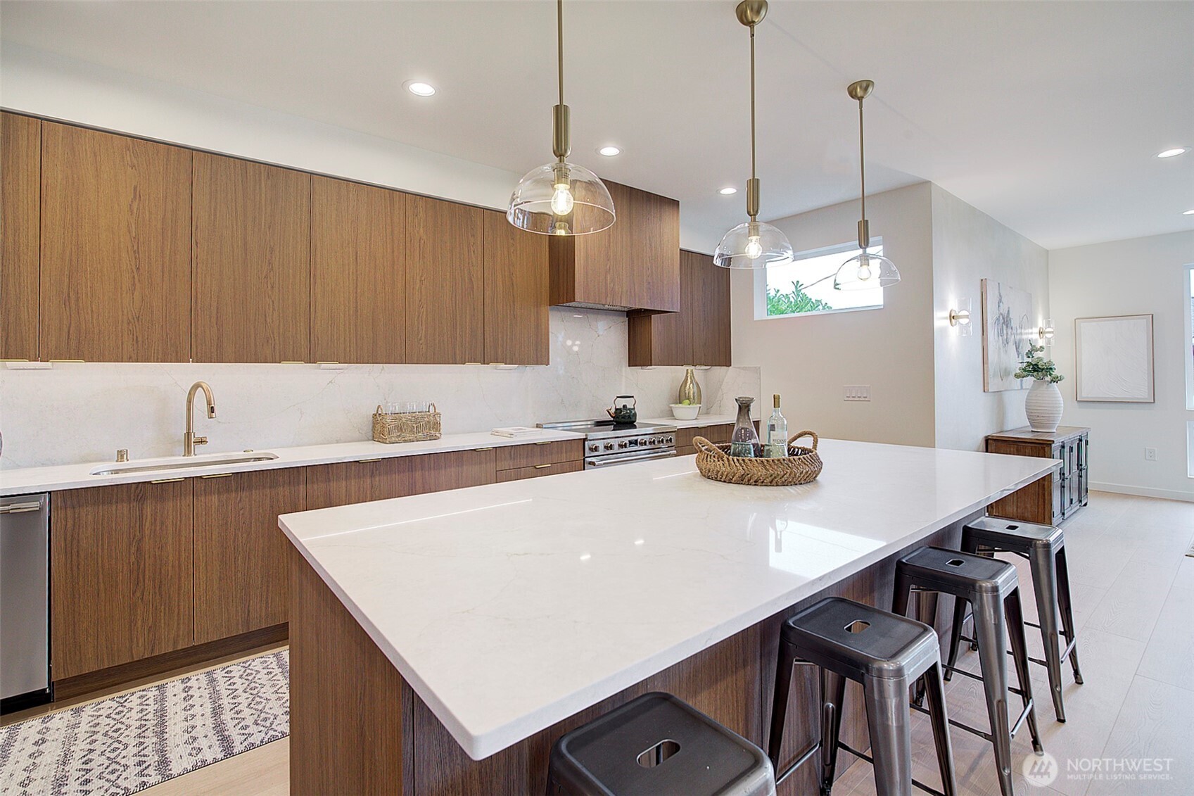 7341 California Avenue Southwest Seattle, WA 98136 - Photo 16 of 40