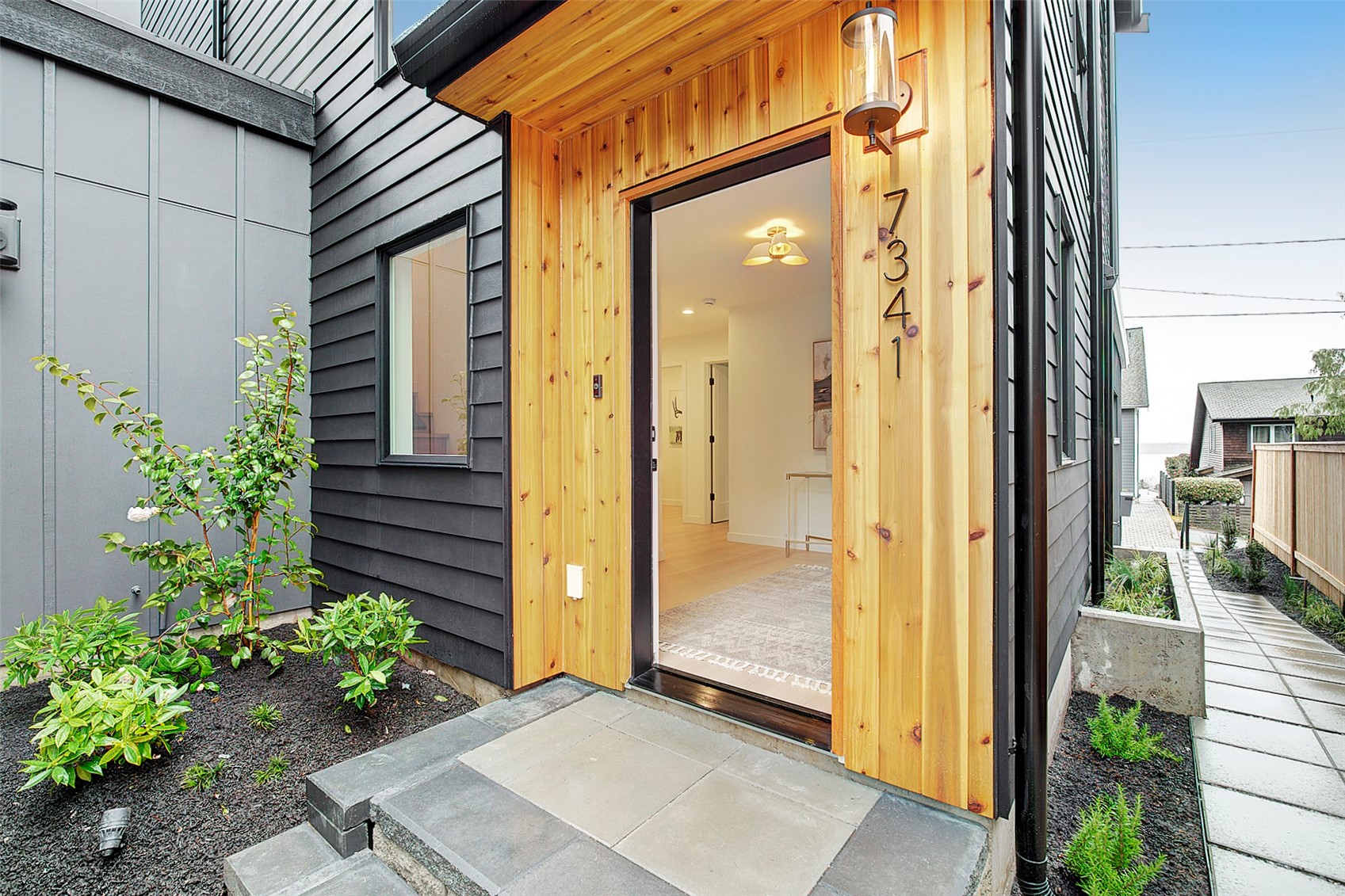 7341 California Avenue Southwest Seattle, WA 98136 - Photo 4 of 40