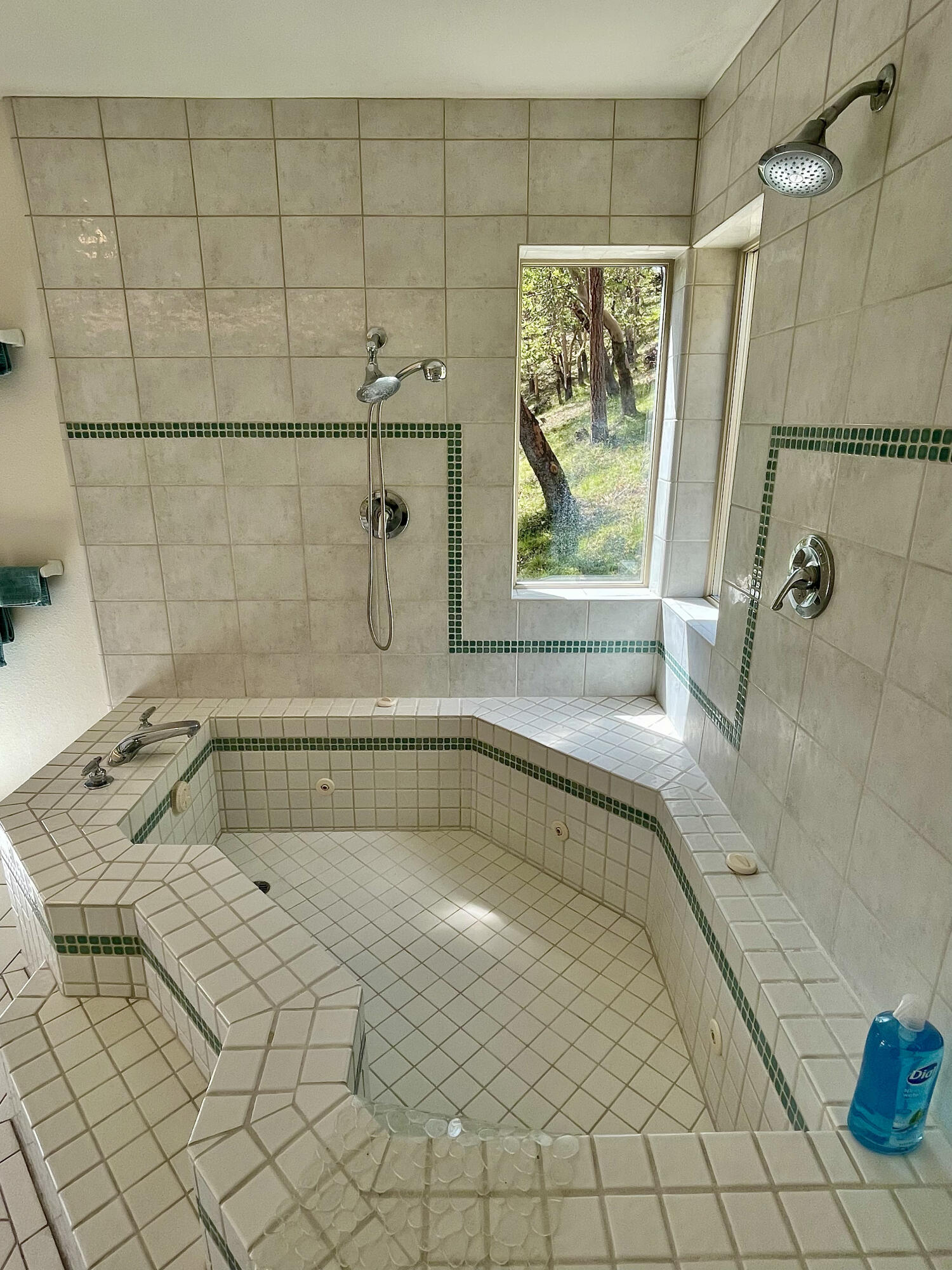 3114 Anderson Creek Road Talent, OR 97540 - Photo 20 of 69 28. Prim bath 3