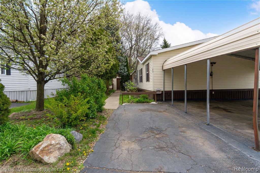 2500 Mann Road, Unit 193 Clarkston, MI 48346 - Photo 2 of 45