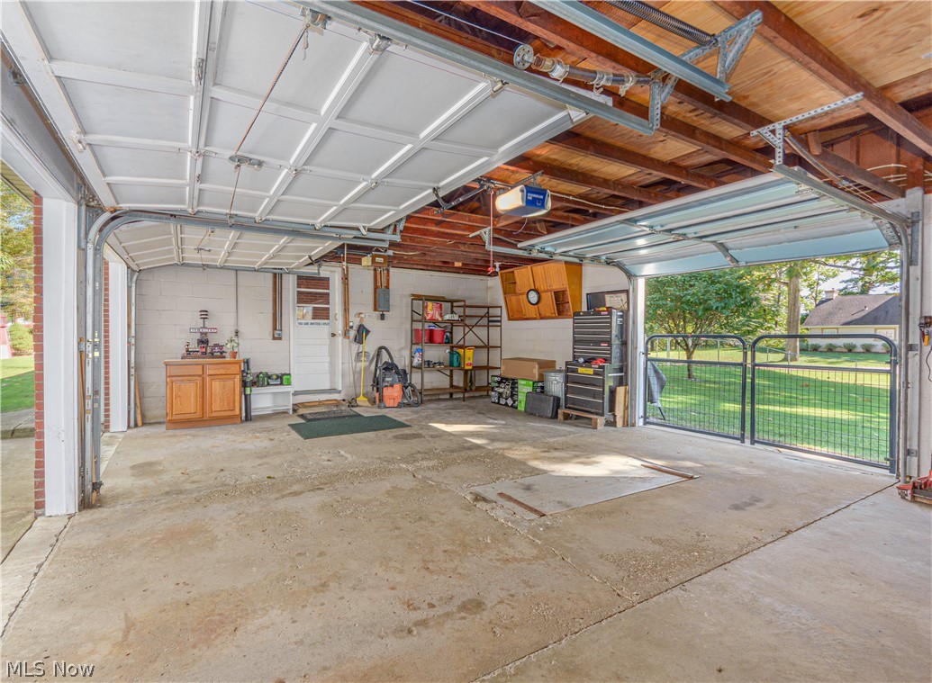 6770 Manchester Road Clinton, OH 44216 - Photo 28 of 33 Looking towards the doorway to the breezeway.