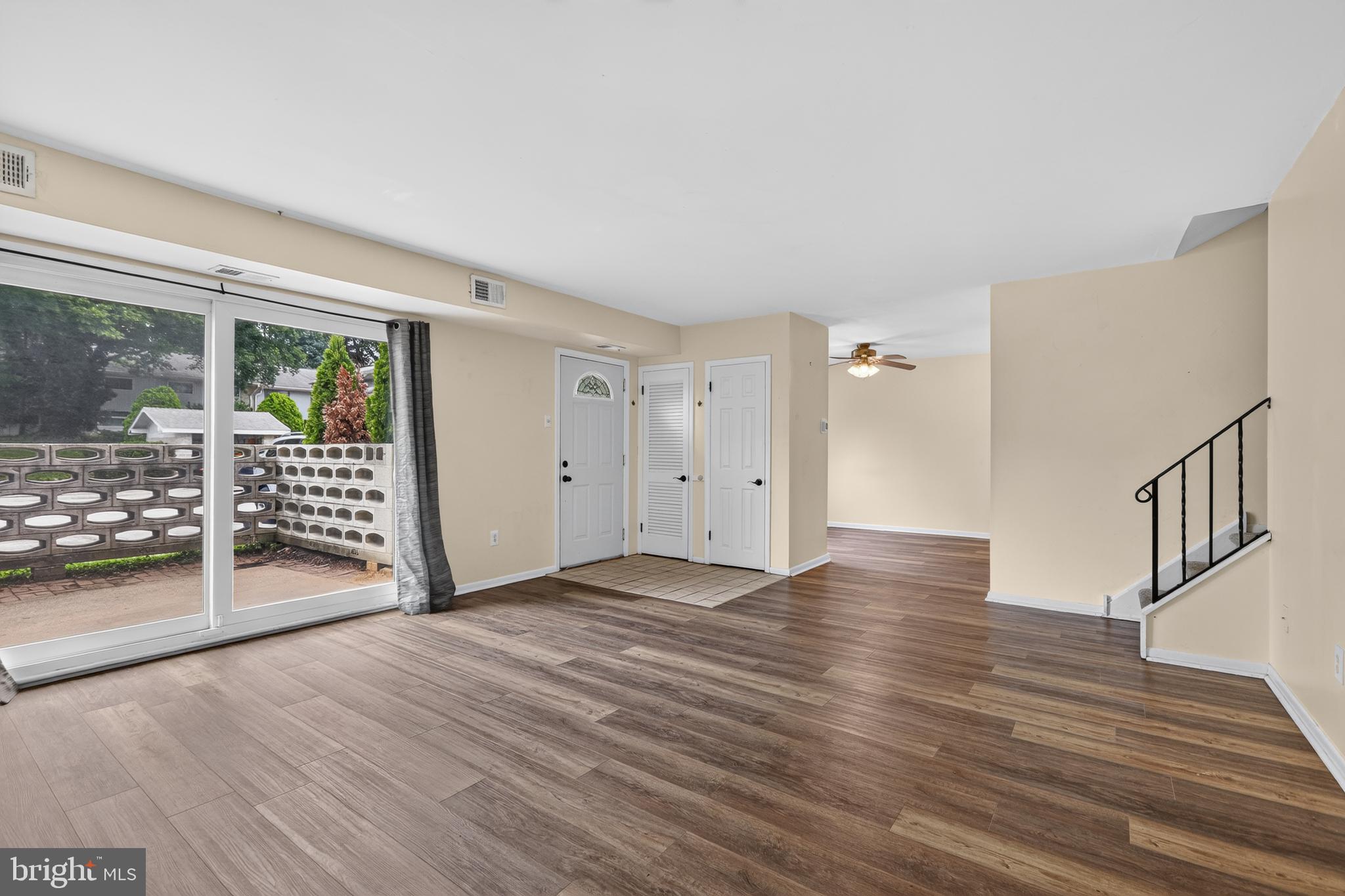 1518 Manley Road, Unit B33 West Chester, PA 19382 - Photo 8 of 34 Living Room