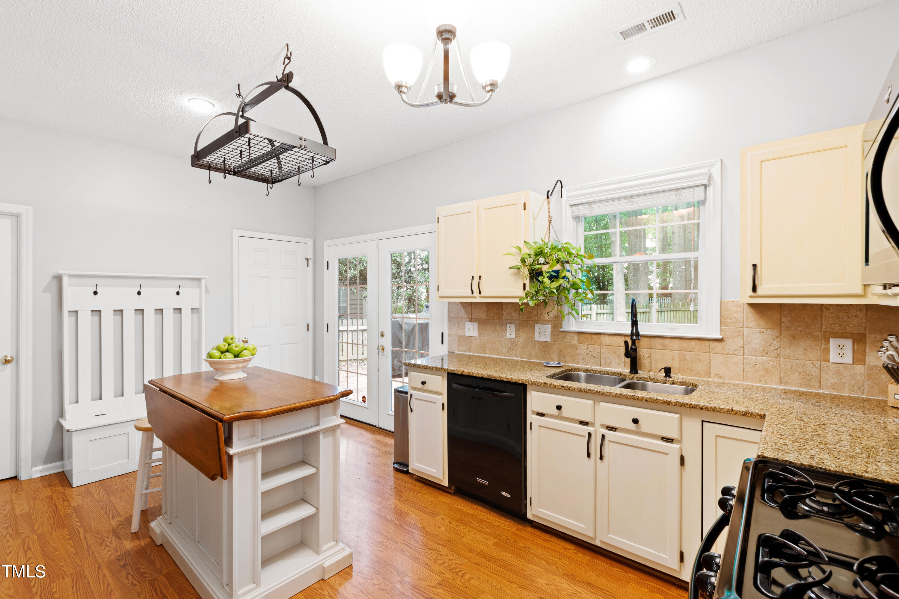 12416 Harcourt Drive Raleigh, NC 27613 - Photo 8 of 19 Kitchen 5