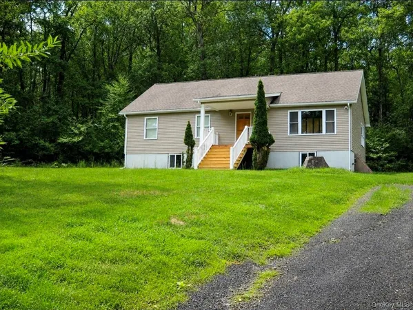 $399,900 | 76 Wynkoop Drive, Kerhonkson, NY 12446