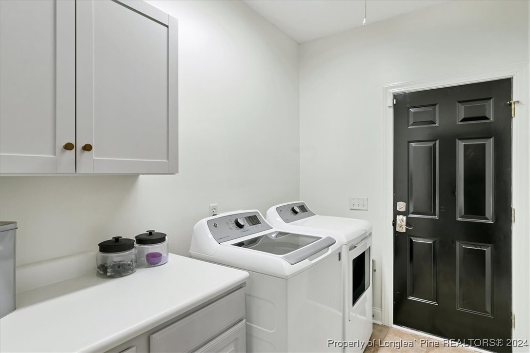 512 Maple Leaf Way Lumberton, NC 28358 - Photo 44 of 50 a utility room with dryer and washer