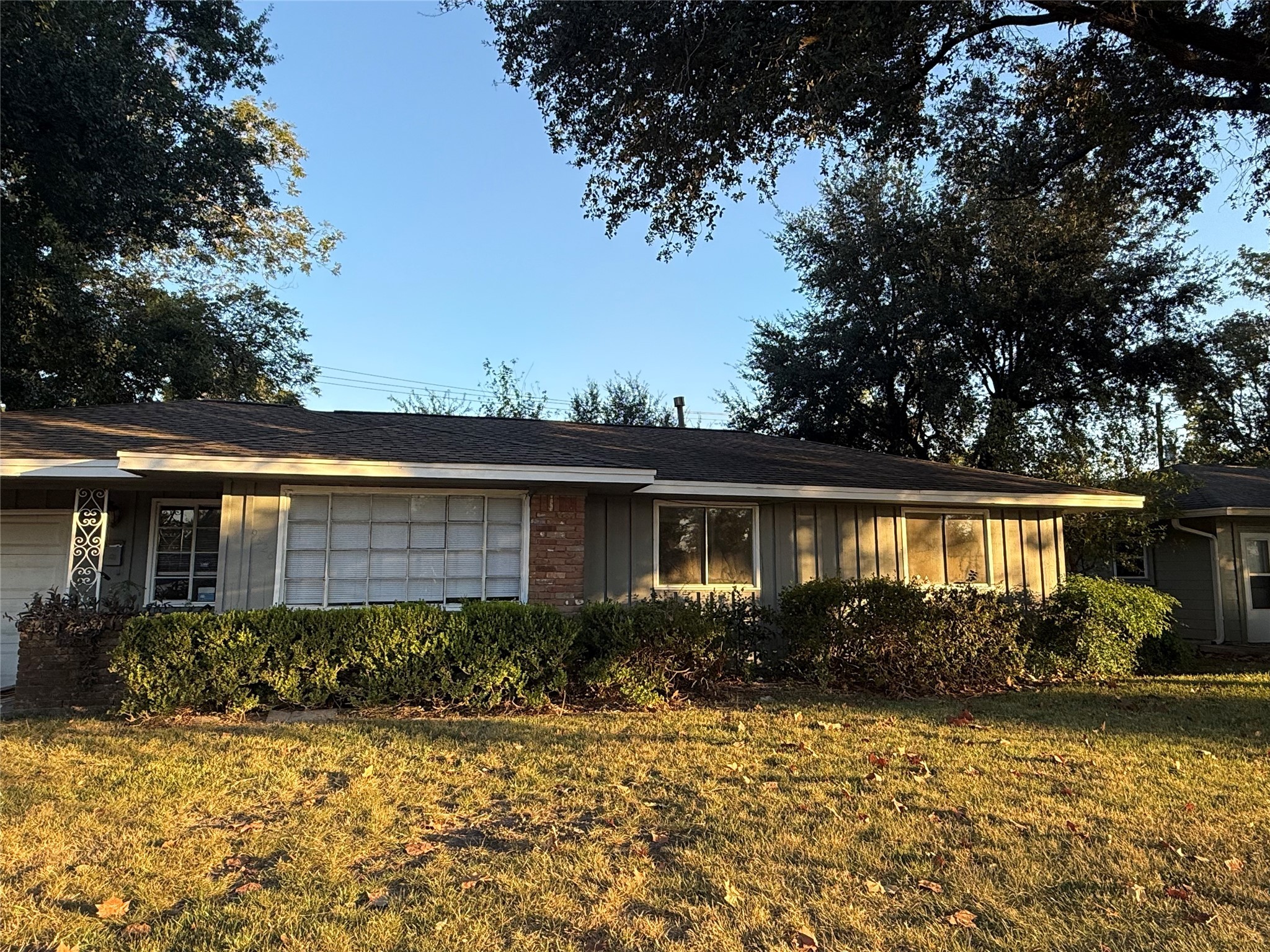 front view of house with a yard