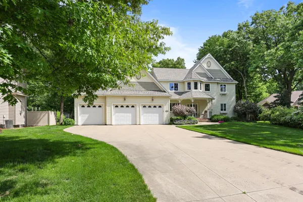 $759,900 | 725 Starlight Drive, Sartell, MN 56377