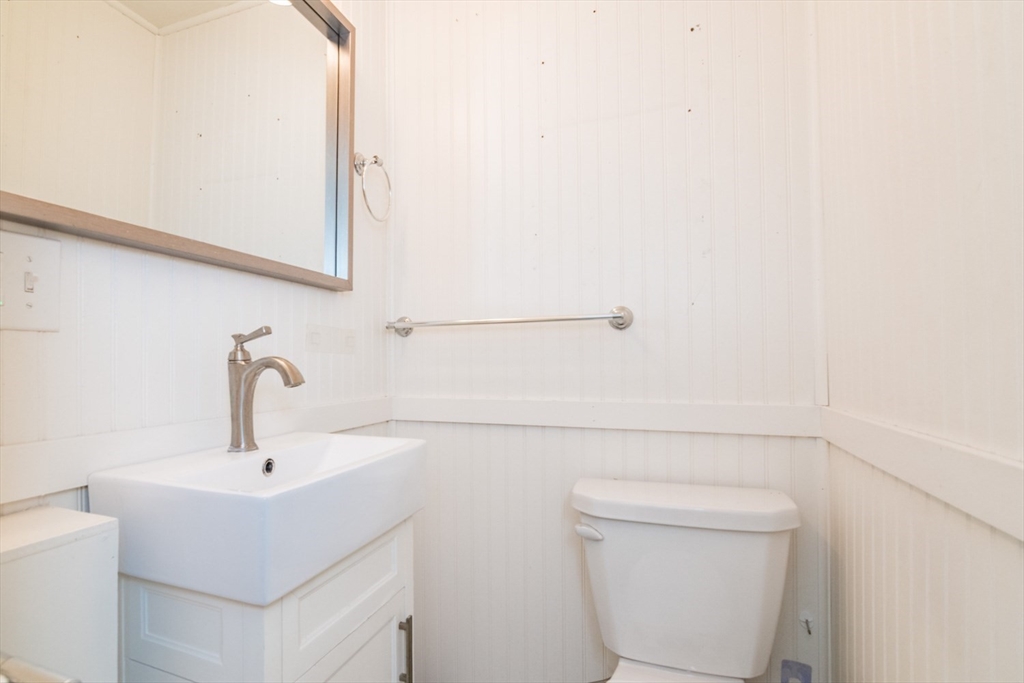 170 Plumtree Road Springfield, MA 01118 - Photo 22 of 31
