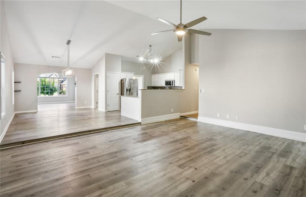 4395 Red Rock Point Suwanee, GA 30024 - Photo 13 of 38