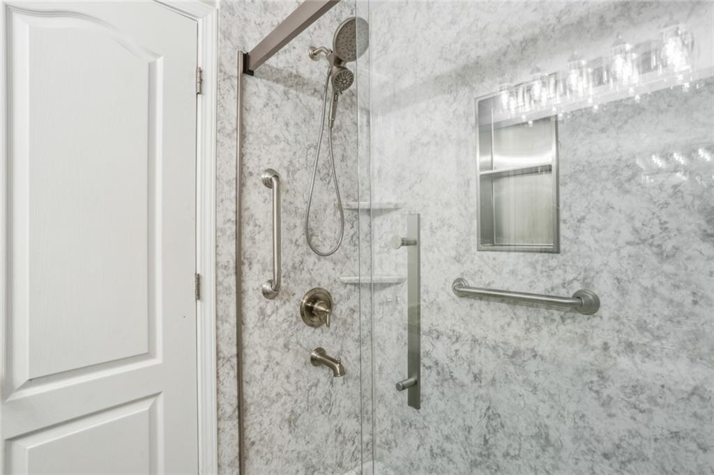 4395 Red Rock Point Suwanee, GA 30024 - Photo 21 of 38