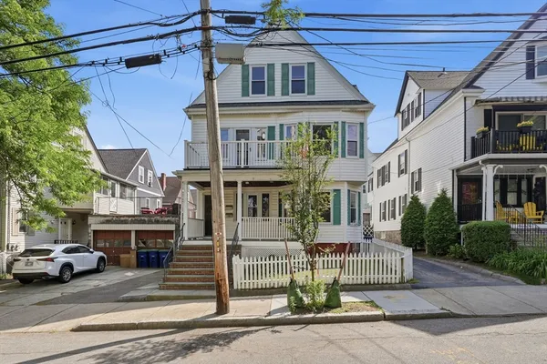 $4,000 | 68 Electric Avenue, Unit 1, Somerville, MA 02144