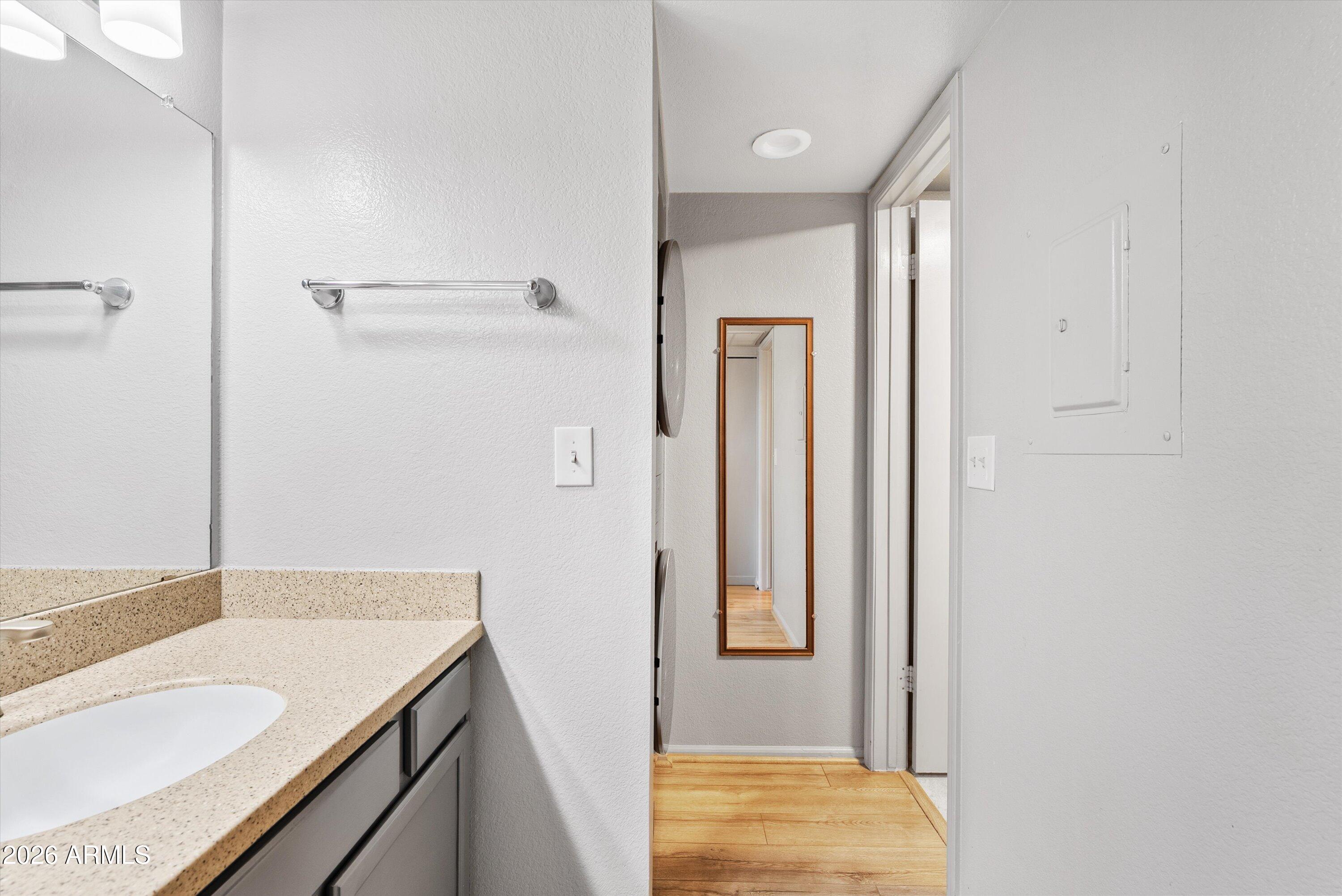 10610 South 48th Street, Unit 2098 Phoenix, AZ 85044 - Photo 18 of 32 bathroom