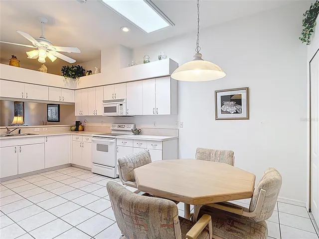 a en suite bathroom with sinks double vanity