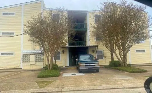 $965 | 2300 Pasadena Avenue, Unit 303, Metairie, LA 70001