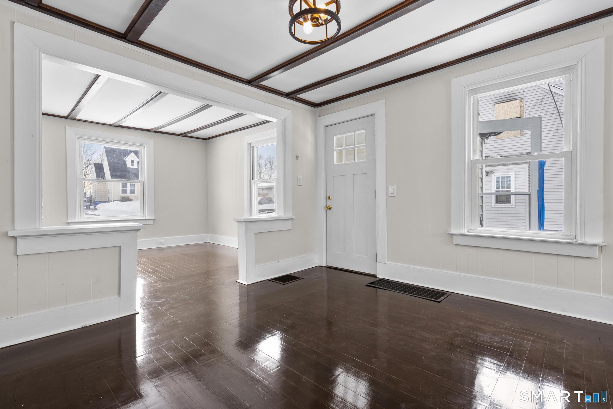 41 Riverview Avenue Groton, CT 06340 - Photo 11 of 31